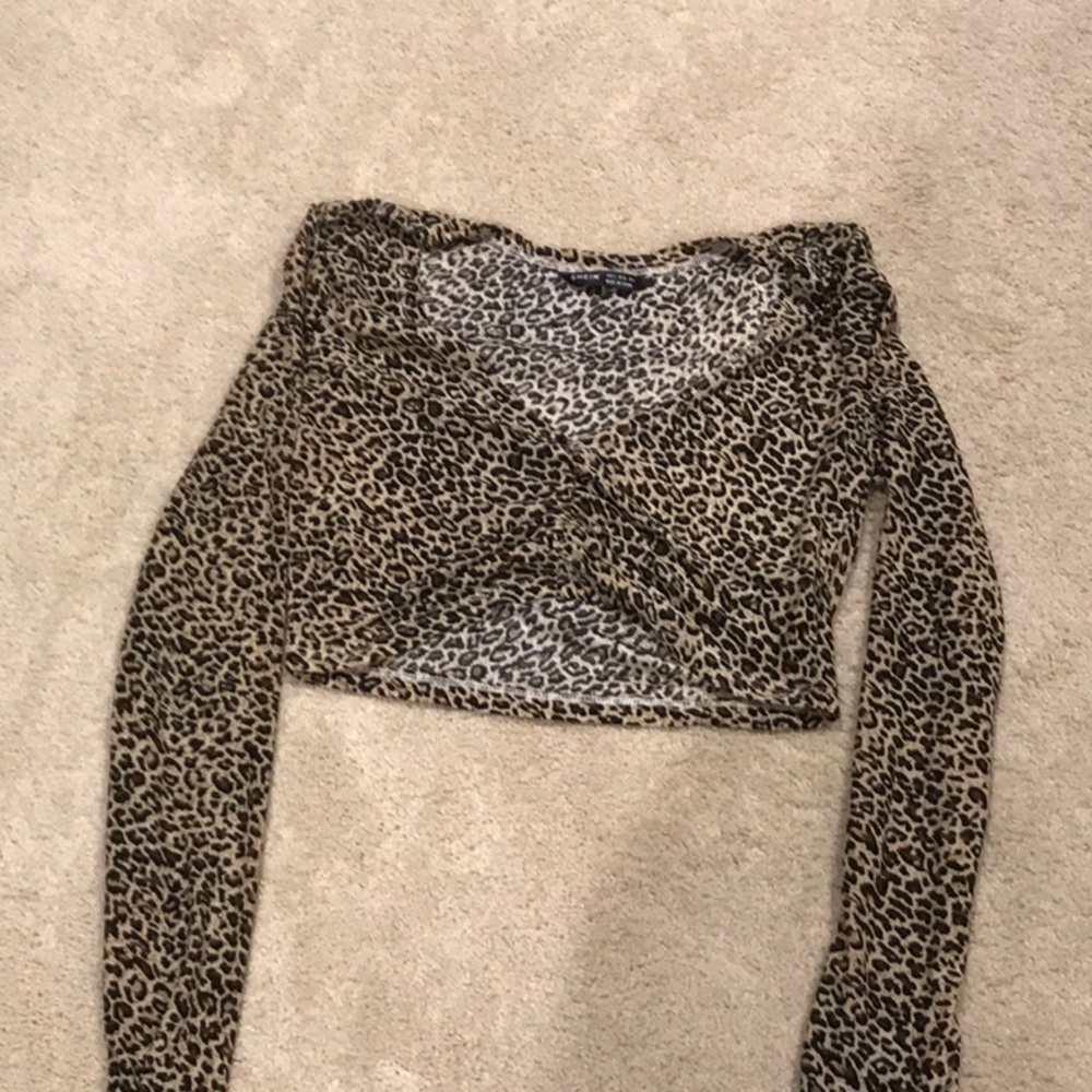 Long sleeve leopard print crop